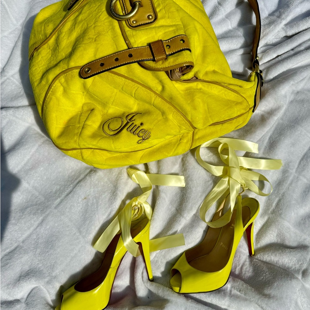 🍍 RARE 💛 Juicy Couture 💛 Neon Yellow hobo bag velour print